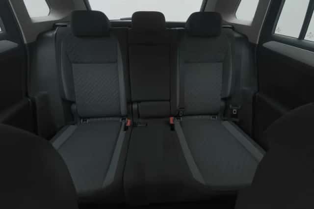 Volkswagen Tiguan (2017) thumbnail 12
