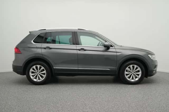 Volkswagen Tiguan (2017) thumbnail 16