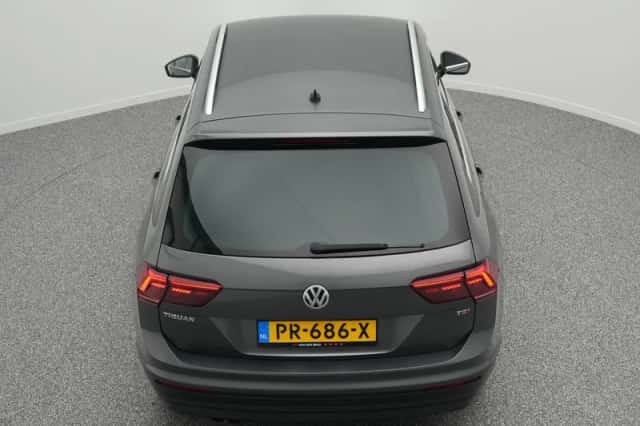 Volkswagen Tiguan (2017) thumbnail 23