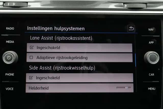 Volkswagen Tiguan (2017) thumbnail 36