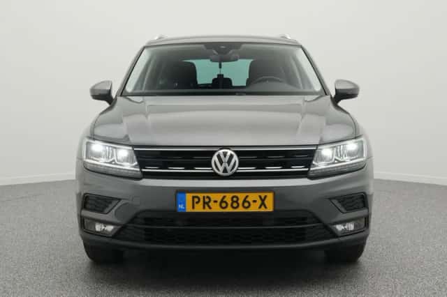 Volkswagen Tiguan (2017) thumbnail 5