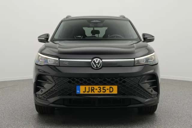 Volkswagen Tiguan (2025) thumbnail 5