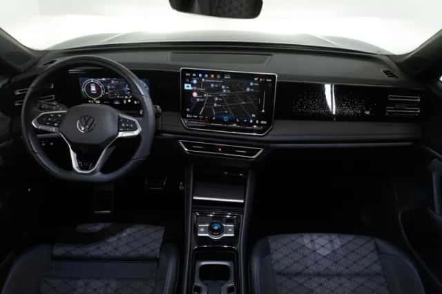 Volkswagen Tiguan (2025) thumbnail 5