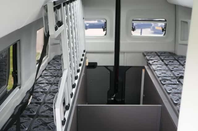 Volkswagen California (2021) thumbnail 32