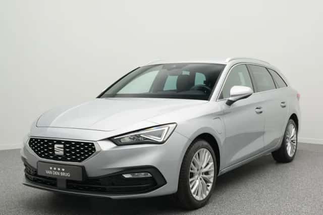 SEAT Leon (2023) thumbnail 1
