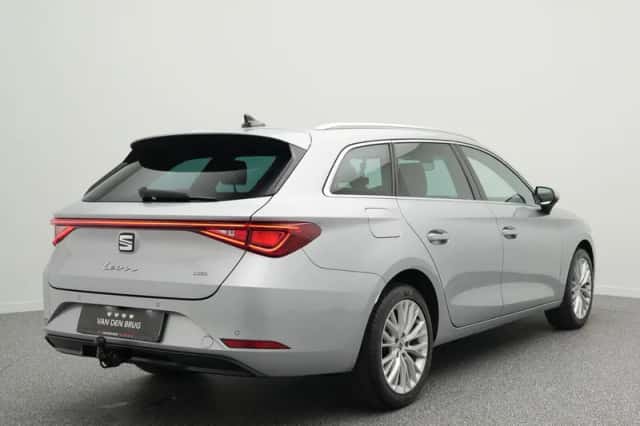 SEAT Leon (2023) thumbnail 2