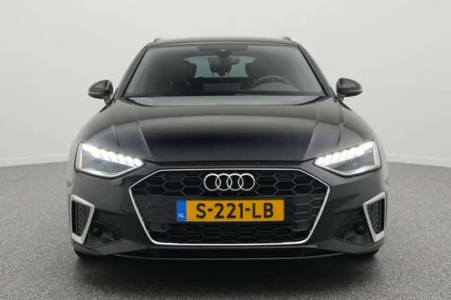 Audi A4 (2023) thumbnail 5