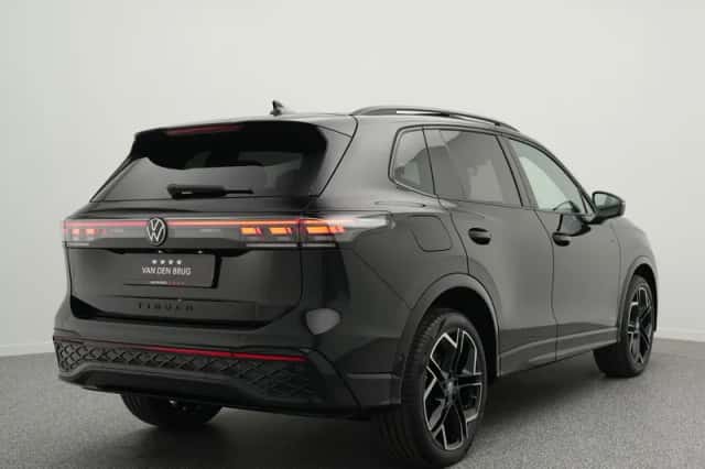 Volkswagen Tiguan (2025) thumbnail 2