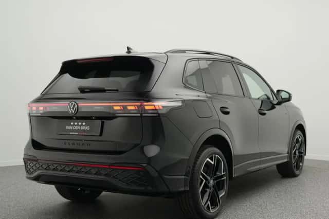 Volkswagen Tiguan (2025) thumbnail 2