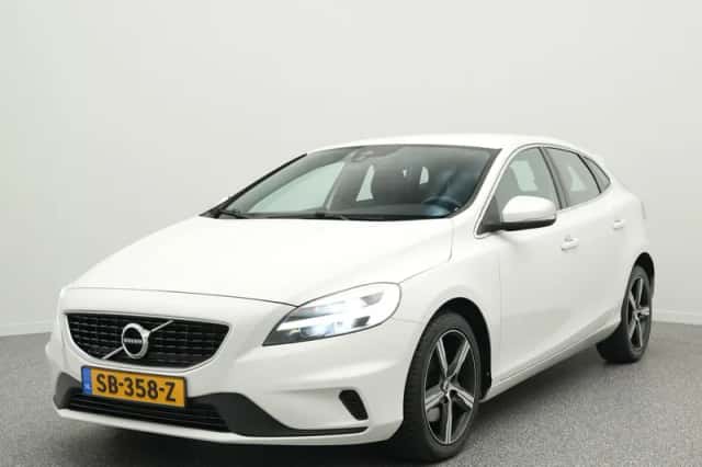 Volvo V40 (2018) thumbnail 1