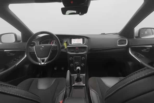 Volvo V40 (2018) thumbnail 3