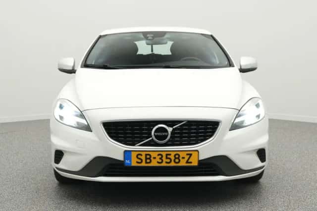 Volvo V40 (2018) thumbnail 5