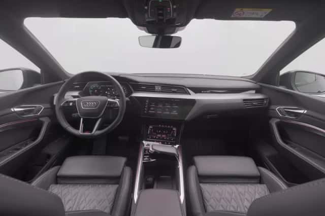 Audi e-tron (2021) thumbnail 3
