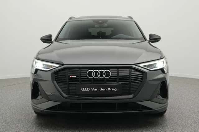 Audi e-tron (2021) thumbnail 6