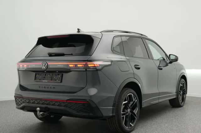 Volkswagen Tiguan (2025) thumbnail 2