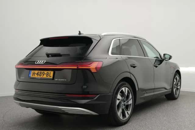 Audi e-tron (2019) thumbnail 2