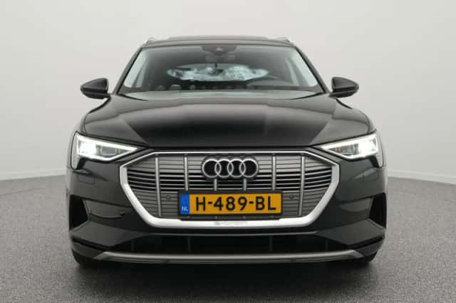 Audi e-tron (2019) thumbnail 6