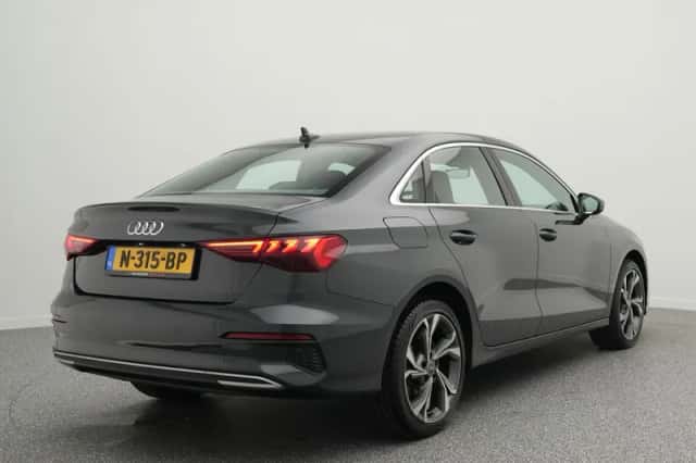 Audi A3 (2021) thumbnail 2