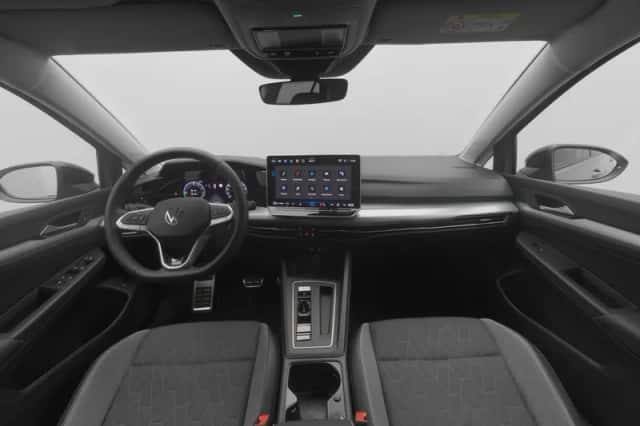 Volkswagen Golf (2025) thumbnail 3