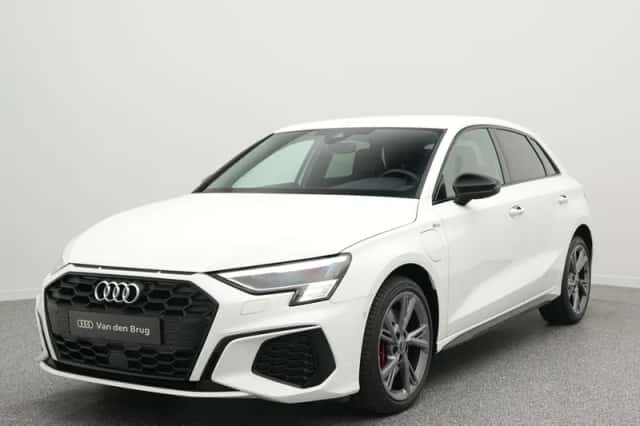Audi A3 (2024) thumbnail 1
