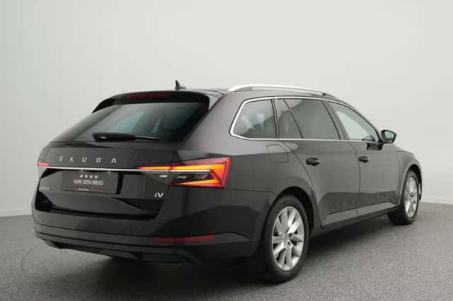 Škoda Superb (2022) thumbnail 2