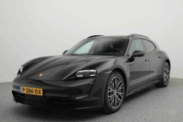 Porsche Taycan (2022) thumbnail 1