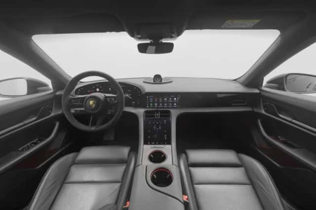 Porsche Taycan (2022) thumbnail 3