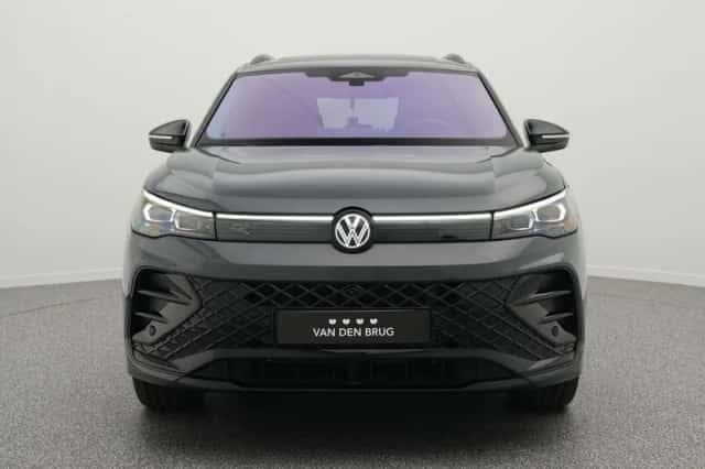 Volkswagen Tiguan (2025) thumbnail 5