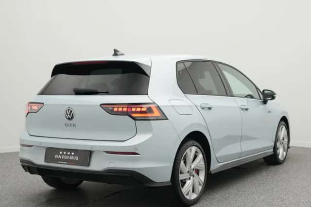 Volkswagen Golf (2025) thumbnail 2