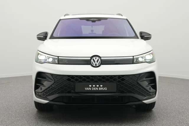Volkswagen Tiguan (2025) thumbnail 5
