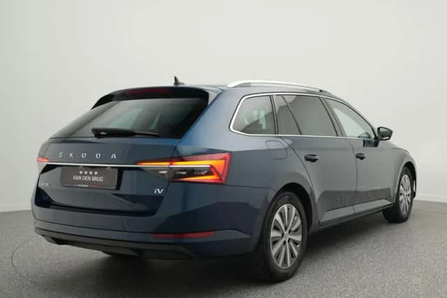 Škoda Superb (2022) thumbnail 2
