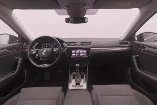 Škoda Superb (2022) thumbnail 3