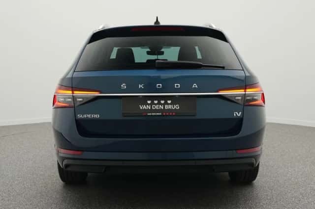 Škoda Superb (2022) thumbnail 6