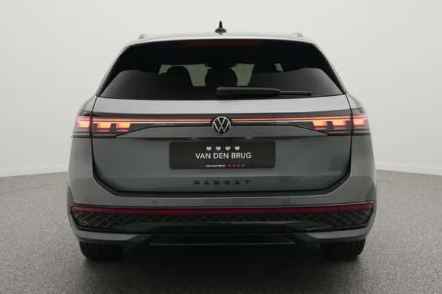 Volkswagen Passat (2025) thumbnail 6