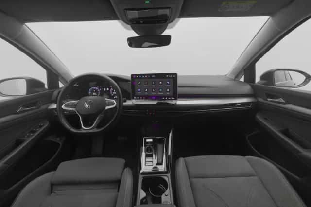 Volkswagen Golf (2025) thumbnail 3