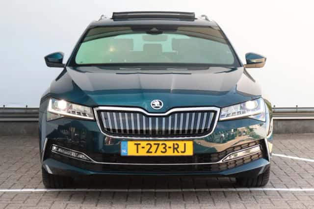Škoda Superb (2020) thumbnail 3