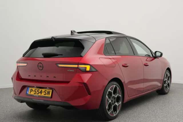 Opel Astra (2022) thumbnail 2