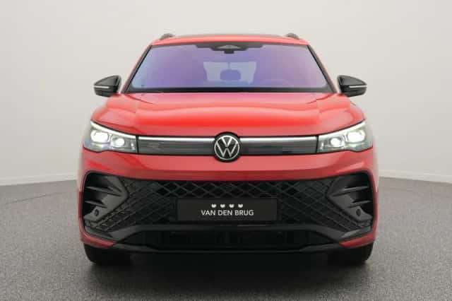 Volkswagen Tiguan (2025) thumbnail 5