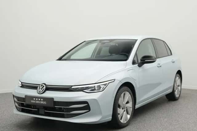 Volkswagen Golf (2025) thumbnail 1