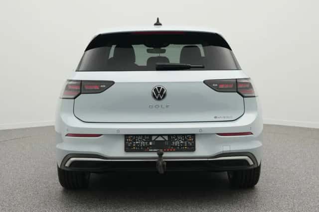 Volkswagen Golf (2025) thumbnail 6
