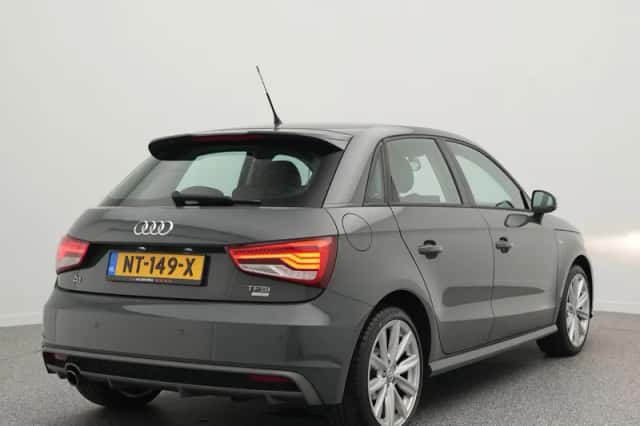 Audi A1 (2016) thumbnail 2