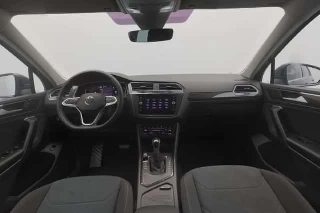 Volkswagen Tiguan (2022) thumbnail 3