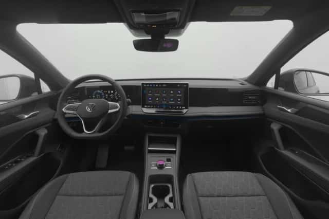 Volkswagen Tiguan (2026) thumbnail 3