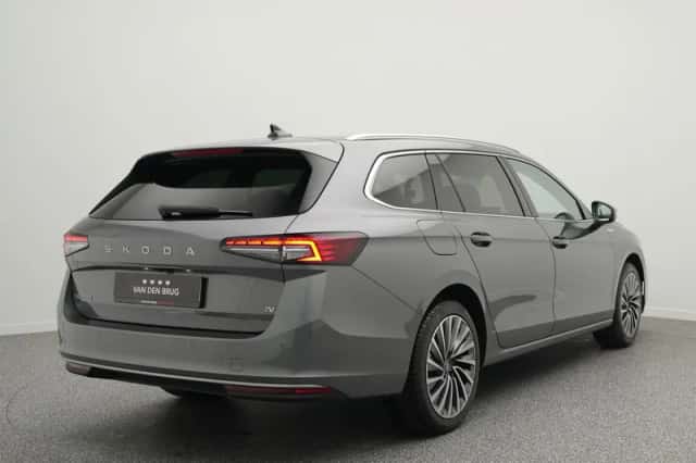 Škoda Superb (2025) thumbnail 2