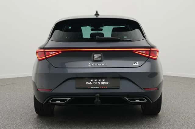SEAT Leon (2023) thumbnail 4