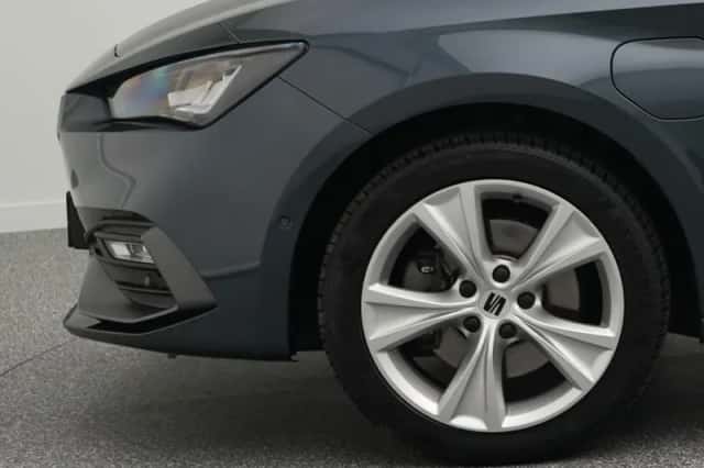 SEAT Leon (2023) thumbnail 5