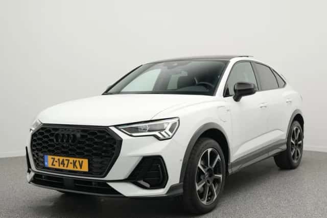 Audi Q3 (2023) thumbnail 1