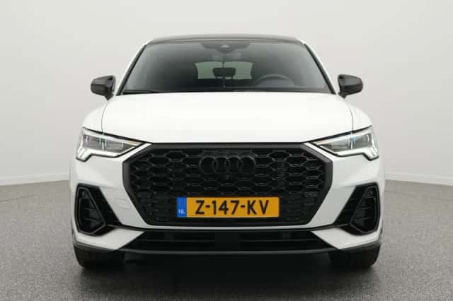 Audi Q3 (2023) thumbnail 5