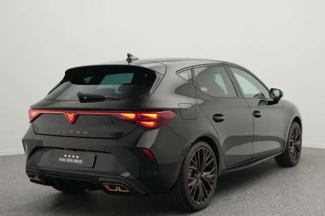 CUPRA Leon (2026) thumbnail 2