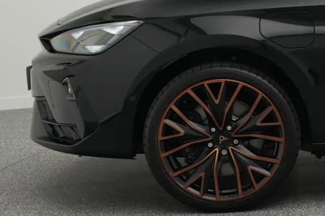 CUPRA Leon (2026) thumbnail 6